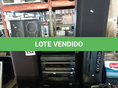 LOTE 152 - 01 CONJUNTO DE SOM MARCA KENWOOD. (NO ESTADO) ATENÇÃO! FAZER A VISITAÇÃO ANTES DE ARREMATAR, NÃO SABEMOS SE FUNCIONA. LEILÃO NÃO TEM GARANTIA E NEM DEVOLUÇÃO, SUJEITO A POSSÍVEIS AVARIAS VISÍVEIS/OCULTAS E/OU AUSÊNCIA DE COMPONENTES.