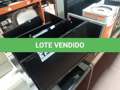 LOTE 137 - 06 MONITORES MARCAS E MODELOS DIVERSOS PARA RETIRADA DE PEÇAS. (NO ESTADO) ATENÇÃO! FAZER A VISITAÇÃO ANTES DE ARREMATAR, NÃO SABEMOS SE FUNCIONA. LEILÃO NÃO TEM GARANTIA E NEM DEVOLUÇÃO, SUJEITO A POSSÍVEIS AVARIAS VISÍVEIS/OCULTAS E/OU AUSÊNCIA DE COMPONENTES.