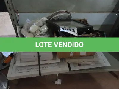 LOTE 041 - 01 LOTE COM VÁRIAS LUMINÁRIAS MARCAS E MODELOS DIVERSOS. (NO ESTADO) ATENÇÃO! FAZER A VISITAÇÃO ANTES DE ARREMATAR, NÃO SABEMOS SE FUNCIONA. LEILÃO NÃO TEM GARANTIA E NEM DEVOLUÇÃO, SUJEITO A POSSÍVEIS AVARIAS VISÍVEIS/OCULTAS E/OU AUSÊNCIA DE COMPONENTES.