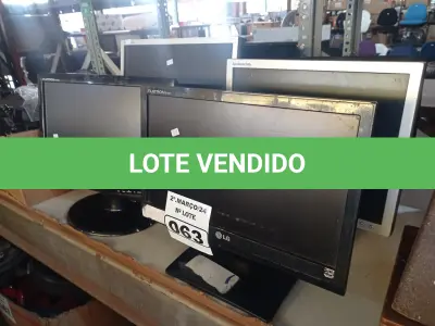 LOTE 063 - 06 MONITORES MARCAS E MODELOS DIVERSOS PARA RETIRADA DE PEÇAS. (NO ESTADO) ATENÇÃO! FAZER A VISITAÇÃO ANTES DE ARREMATAR, NÃO SABEMOS SE FUNCIONA. LEILÃO NÃO TEM GARANTIA E NEM DEVOLUÇÃO, SUJEITO A POSSÍVEIS AVARIAS VISÍVEIS/OCULTAS E/OU AUSÊNCIA DE COMPONENTES.