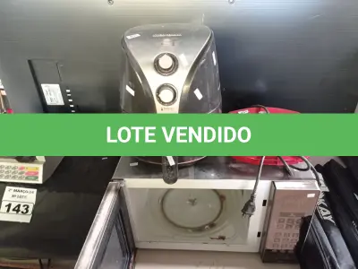 LOTE 142 - 01 MICRO-ONDAS, 01 AIR FRY E 01 SANDUICHEIRA. (NO ESTADO) ATENÇÃO! FAZER A VISITAÇÃO ANTES DE ARREMATAR, NÃO SABEMOS SE FUNCIONA. LEILÃO NÃO TEM GARANTIA E NEM DEVOLUÇÃO, SUJEITO A POSSÍVEIS AVARIAS VISÍVEIS/OCULTAS E/OU AUSÊNCIA DE COMPONENTES.
