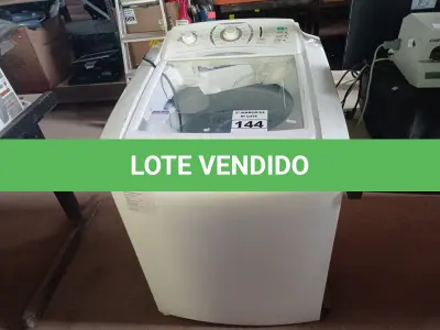 LOTE 144 - 01 MÁQUINA DE LAVAR ROUPAS MARCA ELECTROLUX 12KG 220V. (NO ESTADO) ATENÇÃO! FAZER A VISITAÇÃO ANTES DE ARREMATAR, NÃO SABEMOS SE FUNCIONA. LEILÃO NÃO TEM GARANTIA E NEM DEVOLUÇÃO, SUJEITO A POSSÍVEIS AVARIAS VISÍVEIS/OCULTAS E/OU AUSÊNCIA DE COMPONENTES.