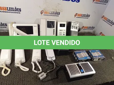 LOTE 018 - 01 LOTE COM VÁRIOS INTERFONES MARCAS E MODELOS DIVERSOS. (NO ESTADO) ATENÇÃO! FAZER A VISITAÇÃO ANTES DE ARREMATAR, NÃO SABEMOS SE FUNCIONA. LEILÃO NÃO TEM GARANTIA E NEM DEVOLUÇÃO, SUJEITO A POSSÍVEIS AVARIAS VISÍVEIS/OCULTAS E/OU AUSÊNCIA DE COMPONENTES.