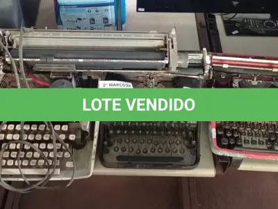 LOTE 149 - 03 MÁQUINAS DE ESCREVER. (NO ESTADO) ATENÇÃO! FAZER A VISITAÇÃO ANTES DE ARREMATAR, NÃO SABEMOS SE FUNCIONA. LEILÃO NÃO TEM GARANTIA E NEM DEVOLUÇÃO, SUJEITO A POSSÍVEIS AVARIAS VISÍVEIS/OCULTAS E/OU AUSÊNCIA DE COMPONENTES.