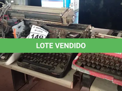 LOTE 149 - 03 MÁQUINAS DE ESCREVER. (NO ESTADO) ATENÇÃO! FAZER A VISITAÇÃO ANTES DE ARREMATAR, NÃO SABEMOS SE FUNCIONA. LEILÃO NÃO TEM GARANTIA E NEM DEVOLUÇÃO, SUJEITO A POSSÍVEIS AVARIAS VISÍVEIS/OCULTAS E/OU AUSÊNCIA DE COMPONENTES.
