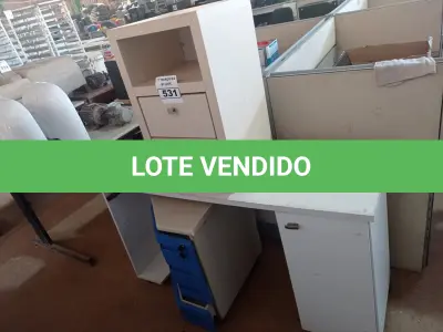 LOTE 531 - 02 GAVETEIROS E 01 MESINHA COM RODINHAS PARA ESCRITÓRIO. (NO ESTADO) ATENÇÃO! FAZER A VISITAÇÃO ANTES DE ARREMATAR, NÃO SABEMOS SE FUNCIONA. LEILÃO NÃO TEM GARANTIA E NEM DEVOLUÇÃO, SUJEITO A POSSÍVEIS AVARIAS VISÍVEIS/OCULTAS E/OU AUSÊNCIA DE COMPONENTES.