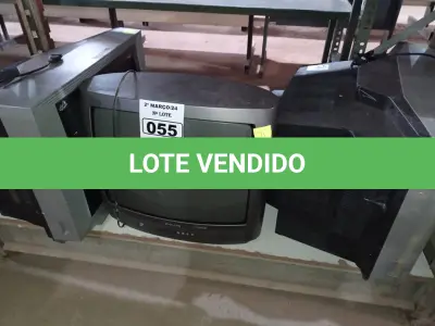 LOTE 055 - 03 TV’S DE TUBO MARCAS E MODELOS DIVERSOS. (NO ESTADO) ATENÇÃO! FAZER A VISITAÇÃO ANTES DE ARREMATAR, NÃO SABEMOS SE FUNCIONA. LEILÃO NÃO TEM GARANTIA E NEM DEVOLUÇÃO, SUJEITO A POSSÍVEIS AVARIAS VISÍVEIS/OCULTAS E/OU AUSÊNCIA DE COMPONENTES.
