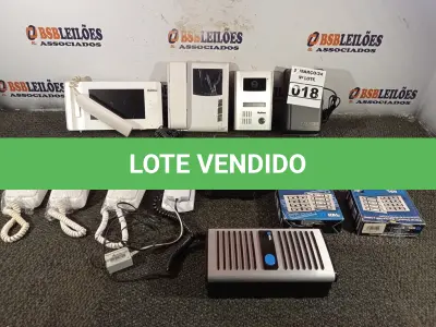 LOTE 018 - 01 LOTE COM VÁRIOS INTERFONES MARCAS E MODELOS DIVERSOS. (NO ESTADO) ATENÇÃO! FAZER A VISITAÇÃO ANTES DE ARREMATAR, NÃO SABEMOS SE FUNCIONA. LEILÃO NÃO TEM GARANTIA E NEM DEVOLUÇÃO, SUJEITO A POSSÍVEIS AVARIAS VISÍVEIS/OCULTAS E/OU AUSÊNCIA DE COMPONENTES.