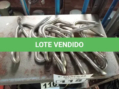LOTE 115 - 12 GANCHOS EM AÇO INOX. (NO ESTADO) ATENÇÃO! FAZER A VISITAÇÃO ANTES DE ARREMATAR, NÃO SABEMOS SE FUNCIONA. LEILÃO NÃO TEM GARANTIA E NEM DEVOLUÇÃO, SUJEITO A POSSÍVEIS AVARIAS VISÍVEIS/OCULTAS E/OU AUSÊNCIA DE COMPONENTES.