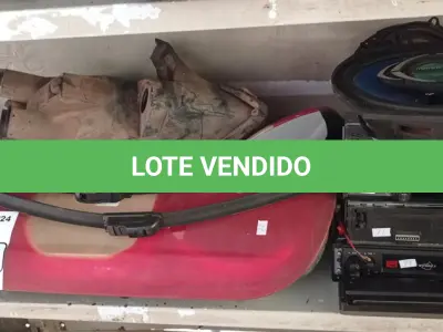 LOTE 128 - 02 LANTERNAS, 01 FAROL, 03 APARELHOS DE SOM AUTOMOTIVO E 01 ALTO-FALANTE. (NO ESTADO) ATENÇÃO! FAZER A VISITAÇÃO ANTES DE ARREMATAR, NÃO SABEMOS SE FUNCIONA. LEILÃO NÃO TEM GARANTIA E NEM DEVOLUÇÃO, SUJEITO A POSSÍVEIS AVARIAS VISÍVEIS/OCULTAS E/OU AUSÊNCIA DE COMPONENTES.