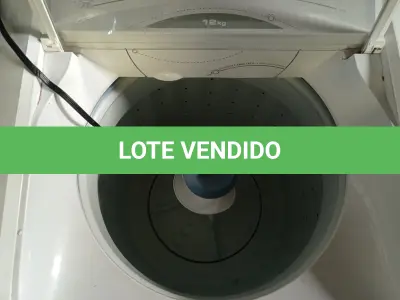 LOTE 144 - 01 MÁQUINA DE LAVAR ROUPAS MARCA ELECTROLUX 12KG 220V. (NO ESTADO) ATENÇÃO! FAZER A VISITAÇÃO ANTES DE ARREMATAR, NÃO SABEMOS SE FUNCIONA. LEILÃO NÃO TEM GARANTIA E NEM DEVOLUÇÃO, SUJEITO A POSSÍVEIS AVARIAS VISÍVEIS/OCULTAS E/OU AUSÊNCIA DE COMPONENTES.