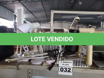 LOTE 032 - 01 AQUECEDOR E VÁRIAS LUMINÁRIAS MARCAS E MODELOS DIVERSOS. (NO ESTADO) ATENÇÃO! FAZER A VISITAÇÃO ANTES DE ARREMATAR, NÃO SABEMOS SE FUNCIONA. LEILÃO NÃO TEM GARANTIA E NEM DEVOLUÇÃO, SUJEITO A POSSÍVEIS AVARIAS VISÍVEIS/OCULTAS E/OU AUSÊNCIA DE COMPONENTES.