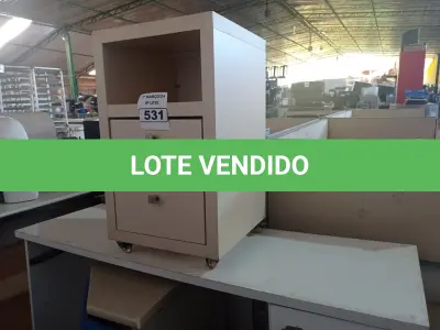 LOTE 531 - 02 GAVETEIROS E 01 MESINHA COM RODINHAS PARA ESCRITÓRIO. (NO ESTADO) ATENÇÃO! FAZER A VISITAÇÃO ANTES DE ARREMATAR, NÃO SABEMOS SE FUNCIONA. LEILÃO NÃO TEM GARANTIA E NEM DEVOLUÇÃO, SUJEITO A POSSÍVEIS AVARIAS VISÍVEIS/OCULTAS E/OU AUSÊNCIA DE COMPONENTES.