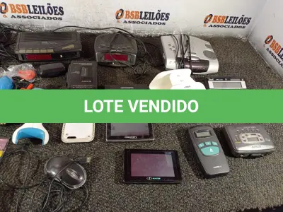 LOTE 008 - 01 LOTE COM ELETRÔNICOS DIVERSOS. (NO ESTADO) ATENÇÃO! FAZER A VISITAÇÃO ANTES DE ARREMATAR, NÃO SABEMOS SE FUNCIONA. LEILÃO NÃO TEM GARANTIA E NEM DEVOLUÇÃO, SUJEITO A POSSÍVEIS AVARIAS VISÍVEIS/OCULTAS E/OU AUSÊNCIA DE COMPONENTES.
