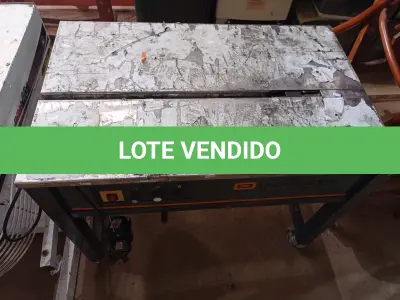 LOTE 554 - 01 MAQUINA ELÉTRICA ARQUEADORA DE FITA MARCA INTACTA 110V COM TRANSFORMADOR. (NO ESTADO) ATENÇÃO! FAZER A VISITAÇÃO ANTES DE ARREMATAR, NÃO SABEMOS SE FUNCIONA. LEILÃO NÃO TEM GARANTIA E NEM DEVOLUÇÃO, SUJEITO A POSSÍVEIS AVARIAS VISÍVEIS/OCULTAS E/OU AUSÊNCIA DE COMPONENTES.