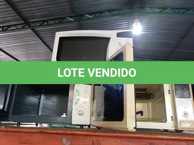 LOTE 045 - 03 MICRO-ONDAS MARCAS E MODELOS DIVERSOS. (NO ESTADO) ATENÇÃO! FAZER A VISITAÇÃO ANTES DE ARREMATAR, NÃO SABEMOS SE FUNCIONA. LEILÃO NÃO TEM GARANTIA E NEM DEVOLUÇÃO, SUJEITO A POSSÍVEIS AVARIAS VISÍVEIS/OCULTAS E/OU AUSÊNCIA DE COMPONENTES.