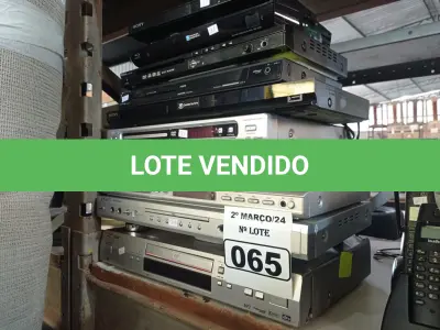 LOTE 065 - 10 APARELHOS DE DVD MARCAS E MODELOS DIVERSOS PARA RETIRADA DE PEÇAS. (NO ESTADO) ATENÇÃO! FAZER A VISITAÇÃO ANTES DE ARREMATAR, NÃO SABEMOS SE FUNCIONA. LEILÃO NÃO TEM GARANTIA E NEM DEVOLUÇÃO, SUJEITO A POSSÍVEIS AVARIAS VISÍVEIS/OCULTAS E/OU AUSÊNCIA DE COMPONENTES.