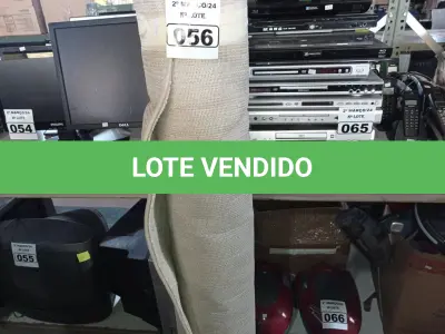 LOTE 056 - 01 TAPETE. (NO ESTADO) ATENÇÃO! FAZER A VISITAÇÃO ANTES DE ARREMATAR, NÃO SABEMOS SE FUNCIONA. LEILÃO NÃO TEM GARANTIA E NEM DEVOLUÇÃO, SUJEITO A POSSÍVEIS AVARIAS VISÍVEIS/OCULTAS E/OU AUSÊNCIA DE COMPONENTES.