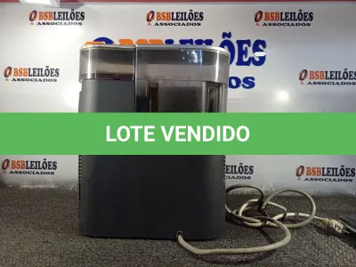 LOTE 192 - 01 CAFETEIRA EXPRESSO. (NO ESTADO) ATENÇÃO! FAZER A VISITAÇÃO ANTES DE ARREMATAR, NÃO SABEMOS SE FUNCIONA. LEILÃO NÃO TEM GARANTIA E NEM DEVOLUÇÃO, SUJEITO A POSSÍVEIS AVARIAS VISÍVEIS/OCULTAS E/OU AUSÊNCIA DE COMPONENTES.