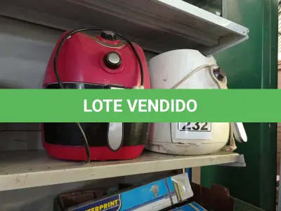 LOTE 232 - 02 AIRFRY MARCAS E MODELOS DIVERSOS. (NO ESTADO) ATENÇÃO! FAZER A VISITAÇÃO ANTES DE ARREMATAR, NÃO SABEMOS SE FUNCIONA. LEILÃO NÃO TEM GARANTIA E NEM DEVOLUÇÃO, SUJEITO A POSSÍVEIS AVARIAS VISÍVEIS/OCULTAS E/OU AUSÊNCIA DE COMPONENTES.