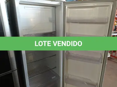 LOTE 308 - 01 GELADEIRA MARCA ELECTROLUX 220V. (NO ESTADO) ATENÇÃO! FAZER A VISITAÇÃO ANTES DE ARREMATAR, NÃO SABEMOS SE FUNCIONA. LEILÃO NÃO TEM GARANTIA E NEM DEVOLUÇÃO, SUJEITO A POSSÍVEIS AVARIAS VISÍVEIS/OCULTAS E/OU AUSÊNCIA DE COMPONENTES.