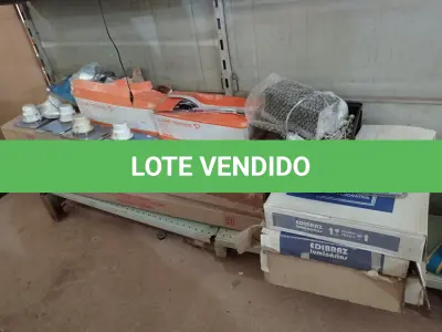 LOTE 450 - 01 LOTE COM VÁRIAS LUMINÁRIAS MARCAS E MODELOS DIVERSOS. (NO ESTADO) ATENÇÃO! FAZER A VISITAÇÃO ANTES DE ARREMATAR, NÃO SABEMOS SE FUNCIONA. LEILÃO NÃO TEM GARANTIA E NEM DEVOLUÇÃO, SUJEITO A POSSÍVEIS AVARIAS VISÍVEIS/OCULTAS E/OU AUSÊNCIA DE COMPONENTES.