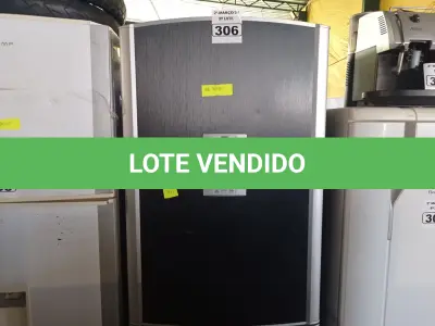 LOTE 306 - 01 GELADEIRA MARCA BRASTEMP 220V. (NO ESTADO) ATENÇÃO! FAZER A VISITAÇÃO ANTES DE ARREMATAR, NÃO SABEMOS SE FUNCIONA. LEILÃO NÃO TEM GARANTIA E NEM DEVOLUÇÃO, SUJEITO A POSSÍVEIS AVARIAS VISÍVEIS/OCULTAS E/OU AUSÊNCIA DE COMPONENTES.