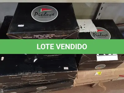 LOTE 237 - 01 LOTE COM VÁRIAS LUMINÁRIAS MARCAS E MODELOS DIVERSOS. (NO ESTADO) ATENÇÃO! FAZER A VISITAÇÃO ANTES DE ARREMATAR, NÃO SABEMOS SE FUNCIONA. LEILÃO NÃO TEM GARANTIA E NEM DEVOLUÇÃO, SUJEITO A POSSÍVEIS AVARIAS VISÍVEIS/OCULTAS E/OU AUSÊNCIA DE COMPONENTES.
