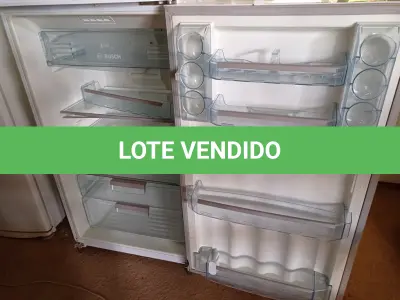 LOTE 311 - 01 GELADEIRA MARCA BOSCH 127V. (NO ESTADO) ATENÇÃO! FAZER A VISITAÇÃO ANTES DE ARREMATAR, NÃO SABEMOS SE FUNCIONA. LEILÃO NÃO TEM GARANTIA E NEM DEVOLUÇÃO, SUJEITO A POSSÍVEIS AVARIAS VISÍVEIS/OCULTAS E/OU AUSÊNCIA DE COMPONENTES.