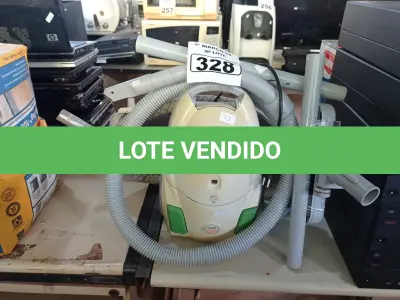 LOTE 328 - 02 ASPIRADORES DE PÓ MARCAS E MODELOS DIVERSOS. (NO ESTADO) ATENÇÃO! FAZER A VISITAÇÃO ANTES DE ARREMATAR, NÃO SABEMOS SE FUNCIONA. LEILÃO NÃO TEM GARANTIA E NEM DEVOLUÇÃO, SUJEITO A POSSÍVEIS AVARIAS VISÍVEIS/OCULTAS E/OU AUSÊNCIA DE COMPONENTES.