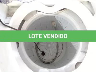 LOTE 213 - 01 MÁQUINA DE LAVAR ROUPAS MARCA ELECTROLUX 6KG 220V. (NO ESTADO) ATENÇÃO! FAZER A VISITAÇÃO ANTES DE ARREMATAR, NÃO SABEMOS SE FUNCIONA. LEILÃO NÃO TEM GARANTIA E NEM DEVOLUÇÃO, SUJEITO A POSSÍVEIS AVARIAS VISÍVEIS/OCULTAS E/OU AUSÊNCIA DE COMPONENTES.