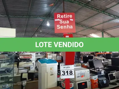 LOTE 318 - 01 TOTEM PARA SENHA, VÁRIOS DISCOS DE CORTE, VÁRIAS CANTONEIRAS DE FERRO E 02 LUMINÁRIAS DE LED. (NO ESTADO) ATENÇÃO! FAZER A VISITAÇÃO ANTES DE ARREMATAR, NÃO SABEMOS SE FUNCIONA. LEILÃO NÃO TEM GARANTIA E NEM DEVOLUÇÃO, SUJEITO A POSSÍVEIS AVARIAS VISÍVEIS/OCULTAS E/OU AUSÊNCIA DE COMPONENTES.