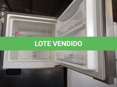 LOTE 468 - 01 GELADEIRA MARCA BRASTEMP 220V. (NO ESTADO) ATENÇÃO! FAZER A VISITAÇÃO ANTES DE ARREMATAR, NÃO SABEMOS SE FUNCIONA. LEILÃO NÃO TEM GARANTIA E NEM DEVOLUÇÃO, SUJEITO A POSSÍVEIS AVARIAS VISÍVEIS/OCULTAS E/OU AUSÊNCIA DE COMPONENTES.