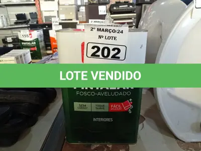 LOTE 202 - 01 LATA DE TINTA IQUINE PINTALAR FOSCO AVELUDADO 18L NA COR VERDE PISCINA. (NO ESTADO) ATENÇÃO! FAZER A VISITAÇÃO ANTES DE ARREMATAR, NÃO SABEMOS SE FUNCIONA. LEILÃO NÃO TEM GARANTIA E NEM DEVOLUÇÃO, SUJEITO A POSSÍVEIS AVARIAS VISÍVEIS/OCULTAS E/OU AUSÊNCIA DE COMPONENTES.
