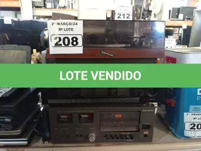 LOTE 208 - 02 STÉREO CASSETE DECK E 01 TOCA DISCOS MARCAS E MODELOS DIVERSOS (NO ESTADO) ATENÇÃO! FAZER A VISITAÇÃO ANTES DE ARREMATAR, NÃO SABEMOS SE FUNCIONA. LEILÃO NÃO TEM GARANTIA E NEM DEVOLUÇÃO, SUJEITO A POSSÍVEIS AVARIAS VISÍVEIS/OCULTAS E/OU AUSÊNCIA DE COMPONENTES.