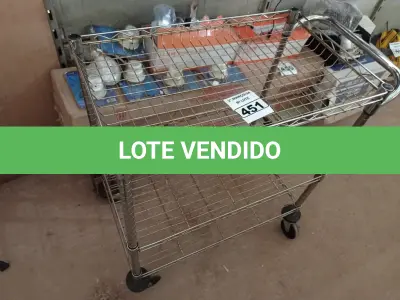 LOTE 451 - 01 CARRINHO PARA TRANSPORTE DE ALIMENTOS. (NO ESTADO) ATENÇÃO! FAZER A VISITAÇÃO ANTES DE ARREMATAR, NÃO SABEMOS SE FUNCIONA. LEILÃO NÃO TEM GARANTIA E NEM DEVOLUÇÃO, SUJEITO A POSSÍVEIS AVARIAS VISÍVEIS/OCULTAS E/OU AUSÊNCIA DE COMPONENTES.