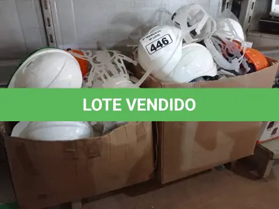 LOTE 446 - 01 LOTE COM VÁRIOS CAPACETES DE SEGURANÇA NO TRABALHO. (NO ESTADO) ATENÇÃO! FAZER A VISITAÇÃO ANTES DE ARREMATAR, NÃO SABEMOS SE FUNCIONA. LEILÃO NÃO TEM GARANTIA E NEM DEVOLUÇÃO, SUJEITO A POSSÍVEIS AVARIAS VISÍVEIS/OCULTAS E/OU AUSÊNCIA DE COMPONENTES.