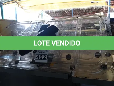 LOTE 402 - 01 LOTE COM VÁRIOS ESCUDOS DE PROTEÇÃO. (NO ESTADO) ATENÇÃO! FAZER A VISITAÇÃO ANTES DE ARREMATAR, NÃO SABEMOS SE FUNCIONA. LEILÃO NÃO TEM GARANTIA E NEM DEVOLUÇÃO, SUJEITO A POSSÍVEIS AVARIAS VISÍVEIS/OCULTAS E/OU AUSÊNCIA DE COMPONENTES.