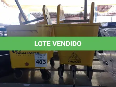LOTE 403 - 02 CARRINHOS DE LIMPEZA. (NO ESTADO) ATENÇÃO! FAZER A VISITAÇÃO ANTES DE ARREMATAR, NÃO SABEMOS SE FUNCIONA. LEILÃO NÃO TEM GARANTIA E NEM DEVOLUÇÃO, SUJEITO A POSSÍVEIS AVARIAS VISÍVEIS/OCULTAS E/OU AUSÊNCIA DE COMPONENTES.