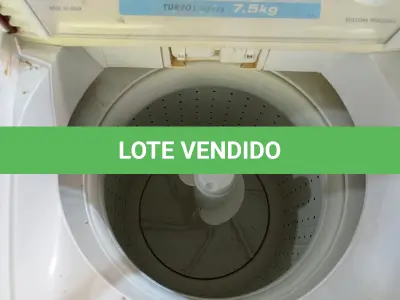 LOTE 251 - 01 MÁQUINA DE LAVAR ROUPAS MARCA ELECTROLUX 7.5KG 220V. (NO ESTADO) ATENÇÃO! FAZER A VISITAÇÃO ANTES DE ARREMATAR, NÃO SABEMOS SE FUNCIONA. LEILÃO NÃO TEM GARANTIA E NEM DEVOLUÇÃO, SUJEITO A POSSÍVEIS AVARIAS VISÍVEIS/OCULTAS E/OU AUSÊNCIA DE COMPONENTES.