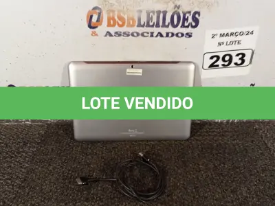 LOTE 293 - 01 TABLET SAMSUNG TAB2 TELA 10.1” COM CABO. (NO ESTADO) ATENÇÃO! FAZER A VISITAÇÃO ANTES DE ARREMATAR, NÃO SABEMOS SE FUNCIONA. LEILÃO NÃO TEM GARANTIA E NEM DEVOLUÇÃO, SUJEITO A POSSÍVEIS AVARIAS VISÍVEIS/OCULTAS E/OU AUSÊNCIA DE COMPONENTES.