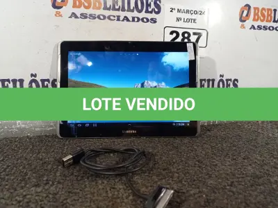 LOTE 287 - 01 TABLET SAMSUNG TAB2 TELA 10.1” COM CABO. (NO ESTADO) ATENÇÃO! FAZER A VISITAÇÃO ANTES DE ARREMATAR, NÃO SABEMOS SE FUNCIONA. LEILÃO NÃO TEM GARANTIA E NEM DEVOLUÇÃO, SUJEITO A POSSÍVEIS AVARIAS VISÍVEIS/OCULTAS E/OU AUSÊNCIA DE COMPONENTES.