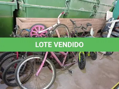 LOTE 271 - 01 LOTE COM VÁRIAS BICICLETAS MARCAS E MODELOS DIVERSOS. (NO ESTADO) ATENÇÃO! FAZER A VISITAÇÃO ANTES DE ARREMATAR, NÃO SABEMOS SE FUNCIONA. LEILÃO NÃO TEM GARANTIA E NEM DEVOLUÇÃO, SUJEITO A POSSÍVEIS AVARIAS VISÍVEIS/OCULTAS E/OU AUSÊNCIA DE COMPONENTES.