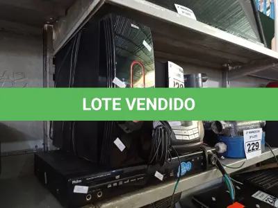 LOTE 228 - 01 DVD HOME THEATER E 01 APARELHO DE SOM. (NO ESTADO) ATENÇÃO! FAZER A VISITAÇÃO ANTES DE ARREMATAR, NÃO SABEMOS SE FUNCIONA. LEILÃO NÃO TEM GARANTIA E NEM DEVOLUÇÃO, SUJEITO A POSSÍVEIS AVARIAS VISÍVEIS/OCULTAS E/OU AUSÊNCIA DE COMPONENTES.
