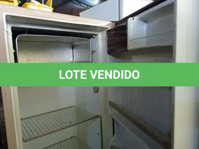 LOTE 461 - 01 GELADEIRA MARCA PROSDÓCIMO 220V.  (NO ESTADO) ATENÇÃO! FAZER A VISITAÇÃO ANTES DE ARREMATAR, NÃO SABEMOS SE FUNCIONA. LEILÃO NÃO TEM GARANTIA E NEM DEVOLUÇÃO, SUJEITO A POSSÍVEIS AVARIAS VISÍVEIS/OCULTAS E/OU AUSÊNCIA DE COMPONENTES.