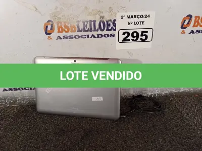 LOTE 295 - 01 TABLET SAMSUNG TAB2 TELA 10.1” COM CABO. (NO ESTADO) ATENÇÃO! FAZER A VISITAÇÃO ANTES DE ARREMATAR, NÃO SABEMOS SE FUNCIONA. LEILÃO NÃO TEM GARANTIA E NEM DEVOLUÇÃO, SUJEITO A POSSÍVEIS AVARIAS VISÍVEIS/OCULTAS E/OU AUSÊNCIA DE COMPONENTES.