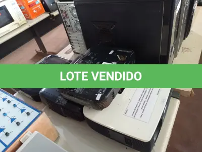 LOTE 320 - 04 PROJETORES MULTIMIDIA MARCAS E MODELOS DIVERSOS PARA RETIRADA DE PEÇAS. (NO ESTADO) ATENÇÃO! FAZER A VISITAÇÃO ANTES DE ARREMATAR, NÃO SABEMOS SE FUNCIONA. LEILÃO NÃO TEM GARANTIA E NEM DEVOLUÇÃO, SUJEITO A POSSÍVEIS AVARIAS VISÍVEIS/OCULTAS E/OU AUSÊNCIA DE COMPONENTES.
