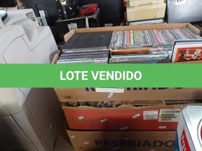 LOTE 216 - 01 LOTE COM GRANDE QUANTIDADE DE DVD’S TÍTULOS DIVERSOS. (NO ESTADO) ATENÇÃO! FAZER A VISITAÇÃO ANTES DE ARREMATAR, NÃO SABEMOS SE FUNCIONA. LEILÃO NÃO TEM GARANTIA E NEM DEVOLUÇÃO, SUJEITO A POSSÍVEIS AVARIAS VISÍVEIS/OCULTAS E/OU AUSÊNCIA DE COMPONENTES.