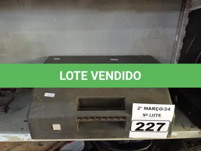 LOTE 227 - 01 MÁQUINA DE ESCREVER REMINETON 55L. (NO ESTADO) ATENÇÃO! FAZER A VISITAÇÃO ANTES DE ARREMATAR, NÃO SABEMOS SE FUNCIONA. LEILÃO NÃO TEM GARANTIA E NEM DEVOLUÇÃO, SUJEITO A POSSÍVEIS AVARIAS VISÍVEIS/OCULTAS E/OU AUSÊNCIA DE COMPONENTES.