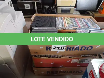 LOTE 216 - 01 LOTE COM GRANDE QUANTIDADE DE DVD’S TÍTULOS DIVERSOS. (NO ESTADO) ATENÇÃO! FAZER A VISITAÇÃO ANTES DE ARREMATAR, NÃO SABEMOS SE FUNCIONA. LEILÃO NÃO TEM GARANTIA E NEM DEVOLUÇÃO, SUJEITO A POSSÍVEIS AVARIAS VISÍVEIS/OCULTAS E/OU AUSÊNCIA DE COMPONENTES.